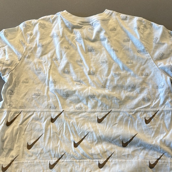 Cropped Nike tee - Picture 4 of 4